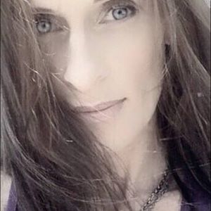 Meet your Posher, Emma and her mom Christine